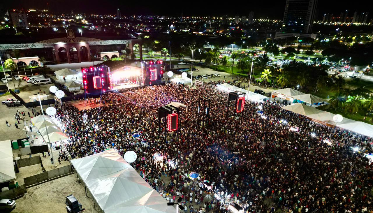 Agrotins Fest: Shows nacionais de Pablo e Zé Vaqueiro atraem multidão para Praça dos Girassóis