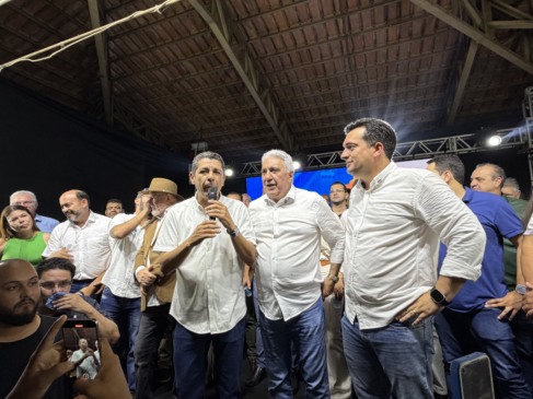 Deputados do MDB, Olyntho e Valdemar anunciam apoio a Carlesse para o Senado durante evento 