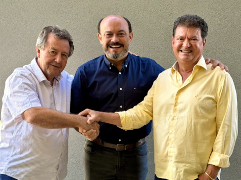 Prefeito Jarbas Ribeiro declara apoio às pré-candidaturas de Sandoval Cardoso e Vilmar; grupo político fortalece alianças em Araguaçu