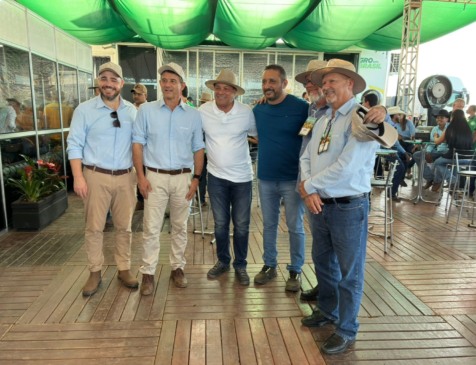 Vanderlei Luxemburgo se reúne com lideranças e representantes do setor produtivo durante agenda na Agrotins 2026, em Palmas 