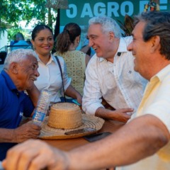 Laurez visita Agrotins e elogia evento: &ldquo;mostra a for&ccedil;a do Tocantins para o Brasil&rdquo;