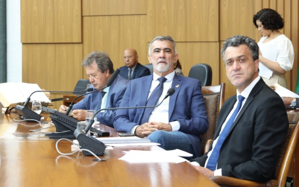 Aleto autoriza reajuste salarial para servidores dos Poderes e instituições autônomas do TO