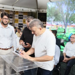 Eduardo Siqueira&nbsp;anuncia novas pra&ccedil;as, drenagem e espa&ccedil;o esportivo em pacote de R$ 8,3 milh&otilde;es para Palmas