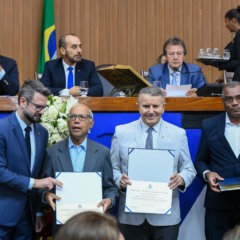 Contribui&ccedil;&atilde;o de Siqueira Campos na cria&ccedil;&atilde;o e fortalecimento da Arquidiocesede Palmas &eacute; homenageada