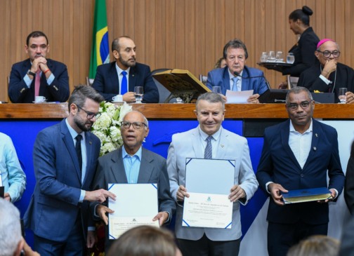 Contribuição de Siqueira Campos na criação e fortalecimento da Arquidiocesede Palmas é homenageada