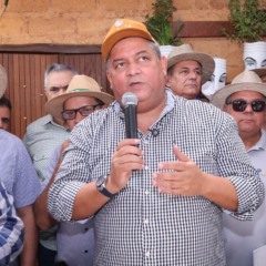 Na Agrotins, Gomes anuncia R$ 10 milh&otilde;es para o setor produtivo de Palmas e elogia gest&atilde;o de Eduardo Siqueira