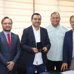 Senador Eduardo Gomes participa de agenda com BRK e produtores do Projeto Manoel Alves e recebe lideran&ccedil;as municipais em Palmas