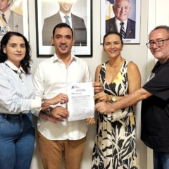 Vicentinho J&uacute;nior firma compromissos com jornalistas e promete incluir pautas da categoria no plano de governo