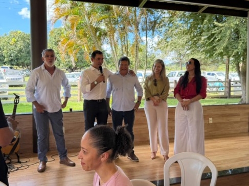 Pré-campanha esquenta! Damaso faz almoço com aliados majoritários e líderes em Paraíso; Vicentinho dispara: “As casas que batemos na porta não foram construídas com tintas de diário oficial”