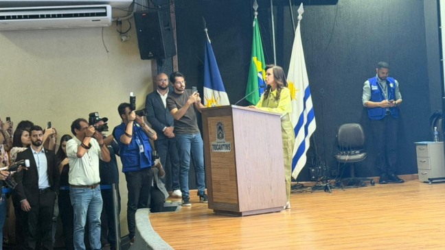 Ao lado de ministro no Palácio, Dorinha participa de entrega do centro de tecnologia e defende educação e inclusão digital