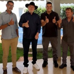 Pr&eacute;-candidato ao Senado, Mauro Carlesse recebe apoio de dois ex-prefeitos, vereadores e ex-vereadores de Colinas e Cristal&acirc;ndia