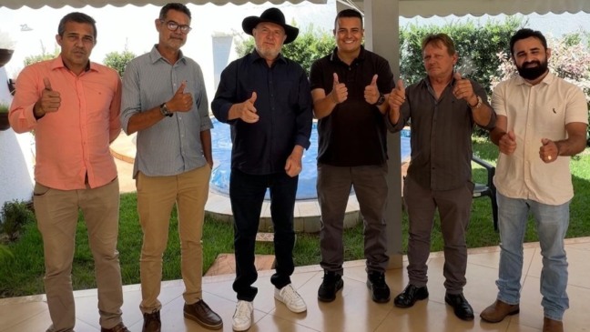 Pré-candidato ao Senado, Mauro Carlesse recebe apoio de dois ex-prefeitos, vereadores e ex-vereadores de Colinas e Cristalândia