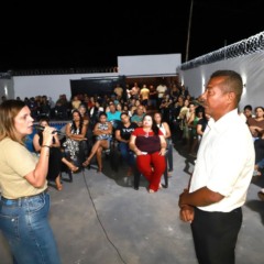 Claudia Lelis consolida lideran&ccedil;a pol&iacute;tica no Sudeste em grande encontro com lideran&ccedil;as e apoiadores em Aurora