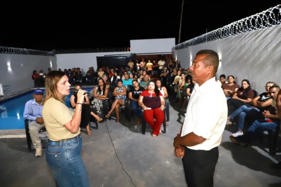 Claudia Lelis consolida liderança política no Sudeste em grande encontro com lideranças e apoiadores em Aurora