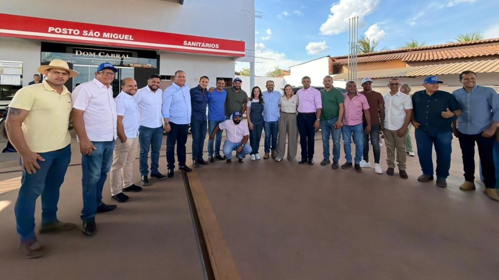 No sudeste, Wanderlei, Dorinha, Gaguim e Eduardo Gomes mostram entrosamento e fazem corpo a corpo com líderes No sudeste, Wanderlei, Dorinha, Gaguim e Eduardo Gomes mostram entrosamento e fazem corpo a corpo com líderes