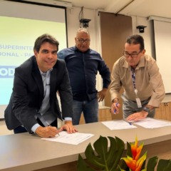 Com emendas de Ricardo Ayres, sete munic&iacute;pios do Tocantins iniciam obras de pavimenta&ccedil;&atilde;o