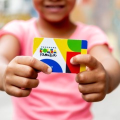 Bolsa Fam&iacute;lia reduz depend&ecirc;ncia e Desenrola limpa nome de 8,5 mil pessoas em Palmas