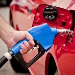 Gasolina ter&aacute; reajuste de R$ 0,04 por litro nas distribuidoras