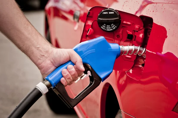 Gasolina terá reajuste de R$ 0,04 por litro nas distribuidoras