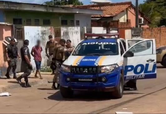 Homem estava armado com faca e resistiu à prisão, segundo a PM — Foto: Allessandro Ferreira/Agência Tocantins