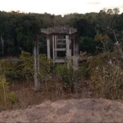 Obra de ponte sobre o rio Santa Maria, em Rio Sono (TO), est&aacute; paralisada desde 2008 &mdash; Foto: Arquivo Pessoal/Elp&iacute;dio Ferreira Lopes