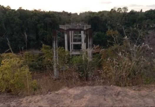 Obra de ponte sobre o rio Santa Maria, em Rio Sono (TO), está paralisada desde 2008 — Foto: Arquivo Pessoal/Elpídio Ferreira Lopes
