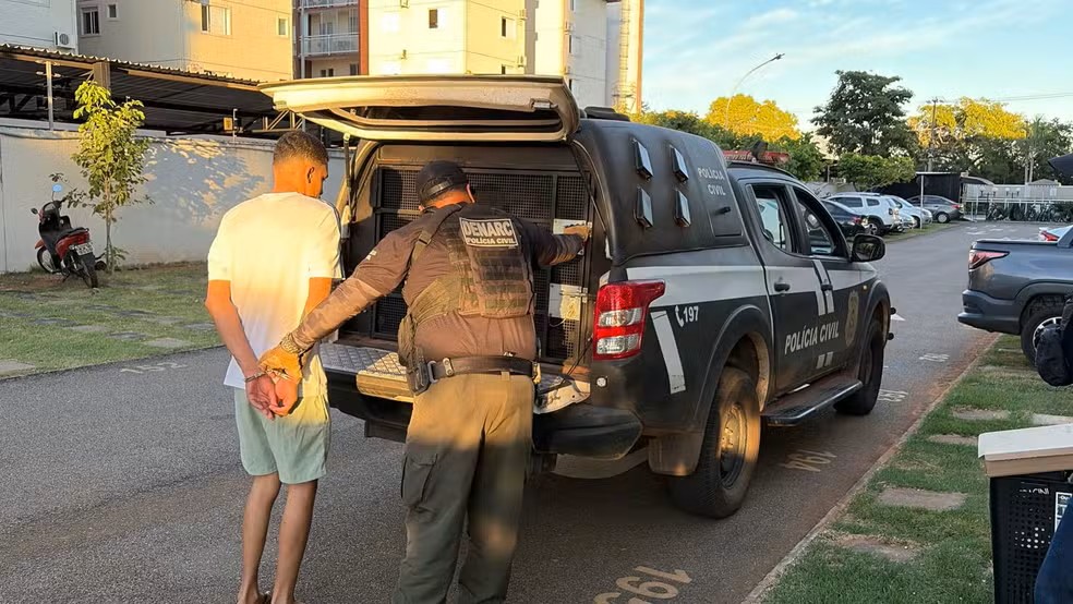 Homem é preso suspeito de tráfico de drogas — Foto: Polícia Civil/Divulgação