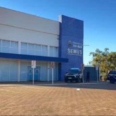 Pol&iacute;cia Civil cumpriu mandados na sede da Secretaria Municipal da Sa&uacute;de de Palmas &mdash; Foto: Mateus Dias/TV Anhanguera