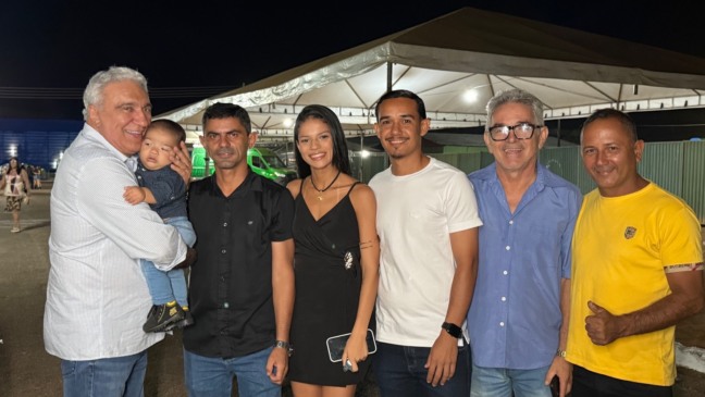 Laurez faz corpo a corpo popular em agendas em Miranorte e Pequizeiro 