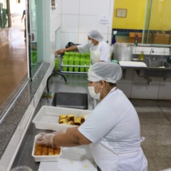 Prefeitura investiga den&uacute;ncia de porca de parafuso encontrada na merenda de Cmei em Palmas