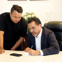  Governador Wanderlei Barbosa assinou a minuta de decreto que regulamenta a Pol&iacute;tica Estadual de Incentivo ao Servi&ccedil;o de Radiodifus&atilde;o Comunit&aacute;ria - Foto:Esequias Ara&uacute;jo/ Governo do Tocantins