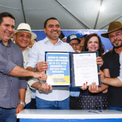  Governador Wanderlei Barbosa ao lado do prefeito Wagner Rodrigues; da senadora Dorinha; e do presidente da Ageto, T&uacute;lio Labre, autorizou o in&iacute;cio das obras de duplica&ccedil;&atilde;o da TO-222, importante corredor de mobilidade e desenvolvimento para Aragua&iacute;na e regi&atilde;o - Cr&eacute;dito: Ademir dos Anjos/Governo do Tocantins