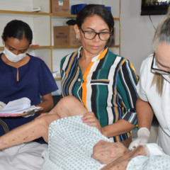 A Equipe Multiprofissional de Aten&ccedil;&atilde;o Domiciliar (EMAD/SAD/HGP) garante acompanhamento cont&iacute;nuo, conforto e qualidade de vida, gratuitamente pelo Sistema &Uacute;nico de Sa&uacute;de - Foto: Ananda Santos / Governo do Tocantins
