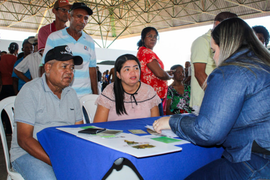Os beneficiados esclareceram suas dúvidas sobre a emissão do Certificado de Cadastro de Imóvel Rural (CCIR) e o registro do título em cartório - Foto: Uendel Souza/Governo do Tocantins.