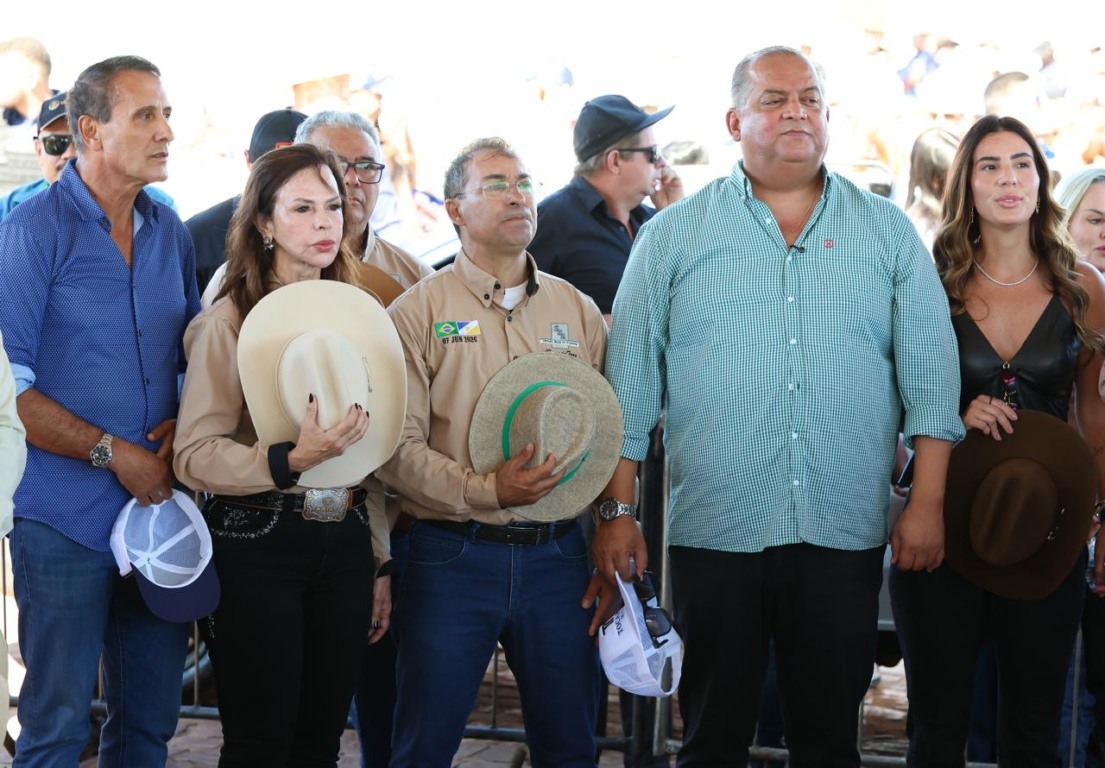 Senador Eduardo Gomes destaca força de Araguaína e celebra tradição que reúne mais de 5 mil cavaleiros na maior cavalgada do mundo Senador Eduardo Gomes destaca força de Araguaína e celebra tradição que reúne mais de 5 mil cavaleiros na maior cavalgada do mundo