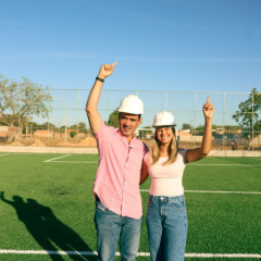 Vicentinho J&uacute;nior vistoria obras do Centro Esportivo Comunit&aacute;rio em Luzimangues e refor&ccedil;a compromisso com o esporte e o lazer no Tocantins