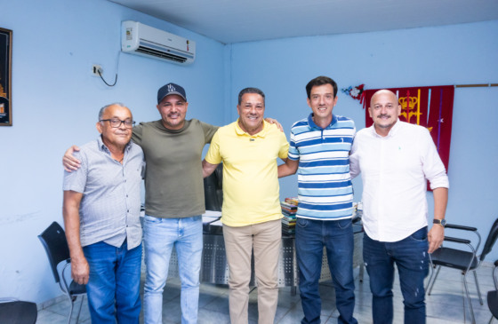 Em Silvanópolis, Vanderlei Luxemburgo foi recebido por lideranças municipais durante agenda institucional na região sudeste do Tocantins 