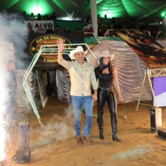 O governador Wanderlei Barbosa, acompanhado da primeira-dama Karynne Sotero, participou nesta sexta-feira, 12, da programação da 12ª Expo Palmeirópolis - Foto: Esequias Araújo/Governo do Tocantins