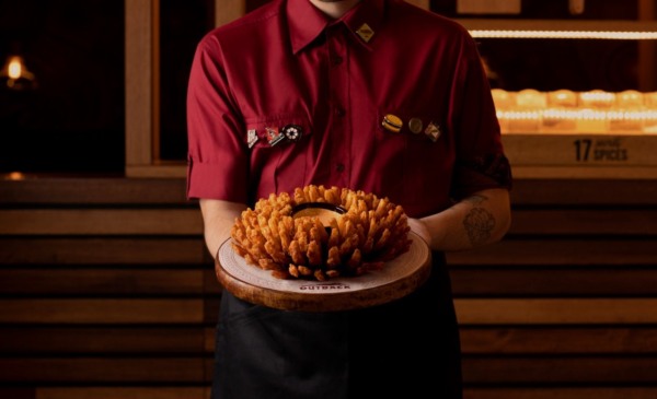 Outback abre mais de 80 vagas de emprego para nova unidade em shopping de Palmas