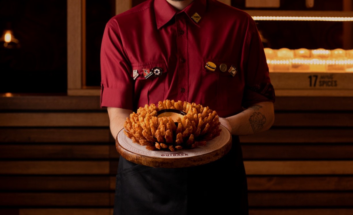Outback abre mais de 80 vagas de emprego para nova unidade em shopping de Palmas