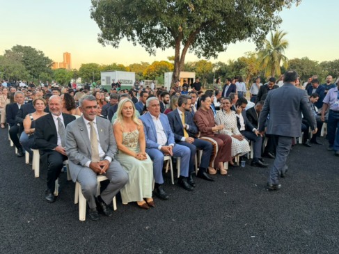 Vicentinho, Luana, Carlesse, Miranda e outros: Com homenagem a Moreira, Assembleia tem inauguração democrática com ex-presidentes: “o povo não tem sigla partidária”