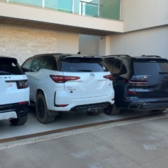 Carros de luxo s&atilde;o apreendidos durante opera&ccedil;&atilde;o da PF em Palmas &mdash; Foto: Divulga&ccedil;&atilde;o/Pol&iacute;cia Federal do Tocantins