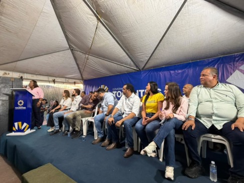 Pavimentação da TO-387 é entregue com sentimento de gratidão da região; Prefeita se emociona e diz que Wanderlei é o “2º Siqueira Campos”