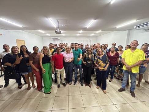 Pré-candidata a estadual, Dra Ângela reúne lideranças comunitárias em Araguaína: “Quero chegar com soluções construídas”