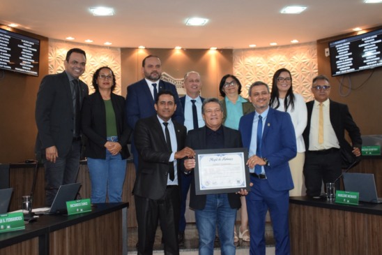 Câmara de Paraíso homenageia Osires Damaso com Moção de Aplausos