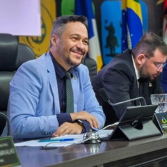 Max Fleury &eacute; reeleito por unanimidade presidente da C&acirc;mara de Aragua&iacute;na