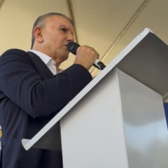 Em entrega de apartamentos, Eduardo Siqueira acena a Janad sobre caminhada a federal: &ldquo;Vossa Excel&ecirc;ncia ter&aacute; um honroso mandato para exercer&rdquo;