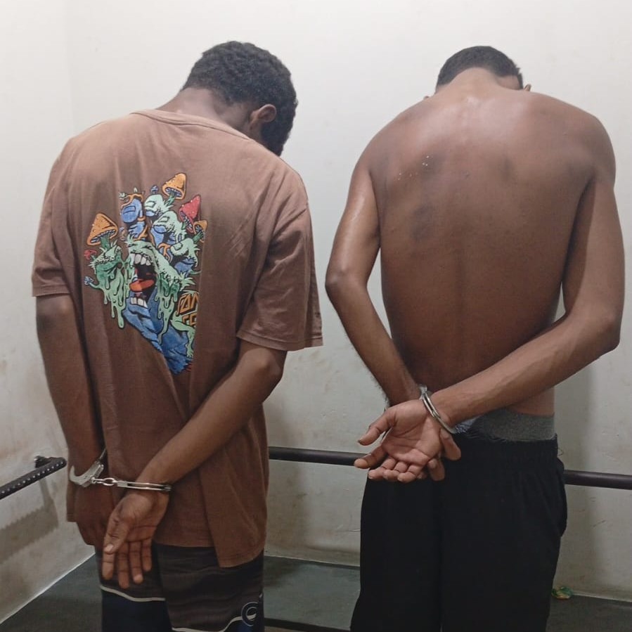 Suspeitos de integrar facção criminosa são presos com drogas e arma no Tocantins