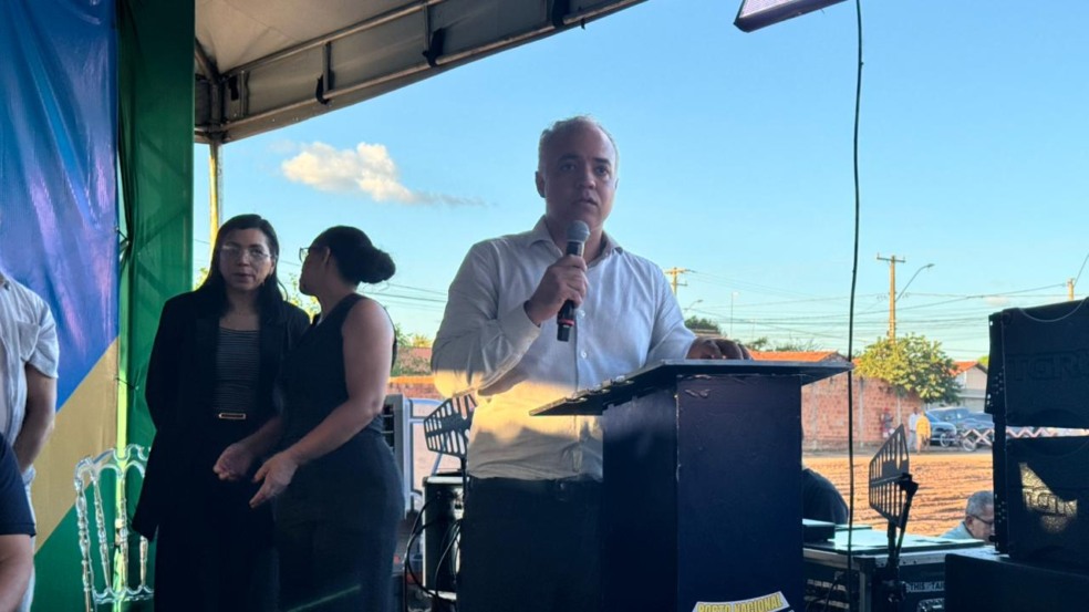Em retorno a Porto após mais de 30 anos, ministro de Lula celebra entrega de 100 moradias e anuncia isenção para beneficiários do Bolsa Família Em retorno a Porto após mais de 30 anos, ministro de Lula celebra entrega de 100 moradias e anuncia isenção para beneficiários do Bolsa Família