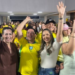 Esposa de Vicentinho mobiliza mulheres do Bico em caravana e defende protagonismo feminino: C&iacute;nthia tamb&eacute;m participa